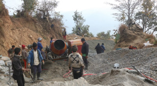 धाप्लाङ–सिन्ताङ–बराहपोखरी सडक  स्तरोन्नति गरिँदै