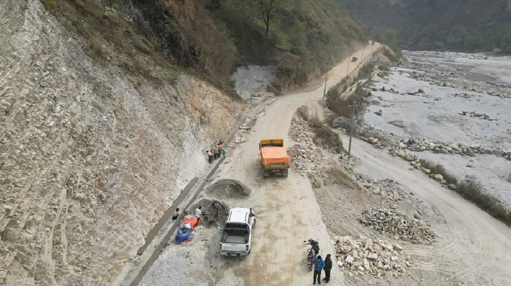बेनी–जोमसोम सडकमा राति सवारीसाधन चलाउन नपाइने