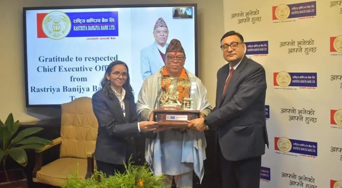 राष्ट्रिय वाणिज्य बैंकका सिईओ श्रेष्ठको कार्यकाल सकियो, कामुको जिम्मेवारी खनाललाई