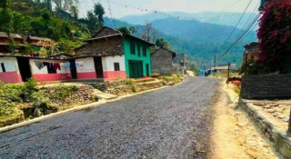 बागलुङ–म्याग्दी सडक कालोपत्र गरिँदै