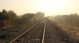 स्थानीयवासीको अवरोधले रोकियो महोत्तरीमा रेलमार्ग निर्माणको काम