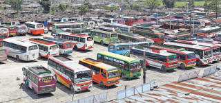 लामो दूरीमा चल्ने बसमा सीट भन्दा बढी यात्रु नराख्न सर्वोच्चको आदेश