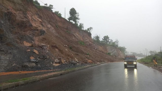 देवीघाट–गल्छी सडक अवरुद्ध