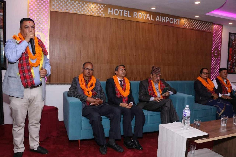 पाँच करोडको लगानीमा सिनामंगलमा बनेको होटल रोयल एयरपोर्ट सञ्चालनमा