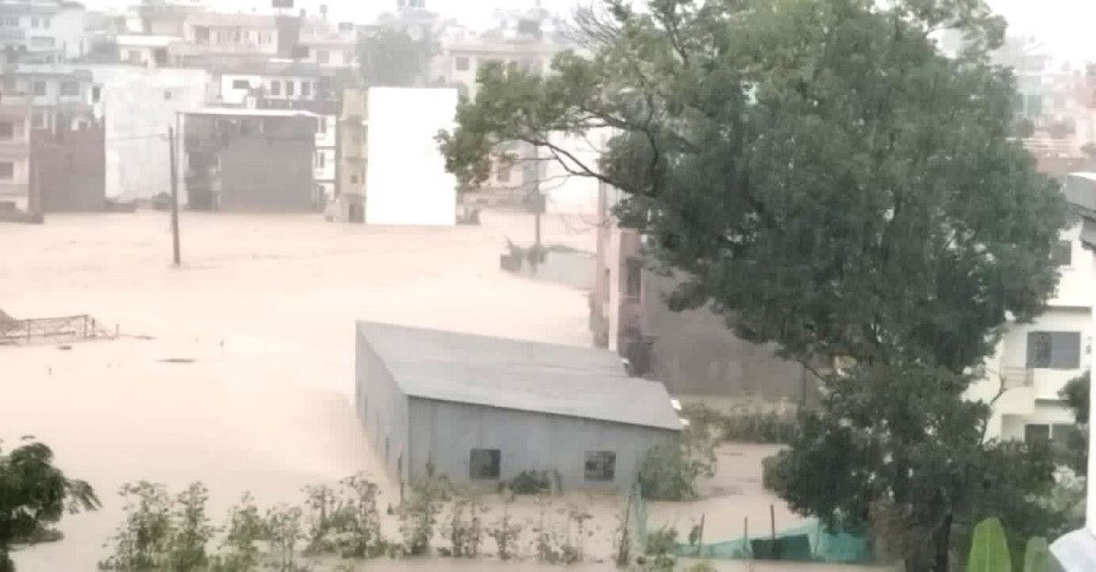 बाढी पहिरोमा परेर उपत्यकामा मात्रै ३२ जनाको मृत्यु, एक हजार ५३ जनाको उद्धार