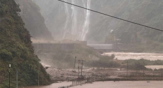 जलविद्युत् आयोजनामा बाढीको कहर, ११०० सय मेगावाट विद्युत् प्रणाली बाहिर