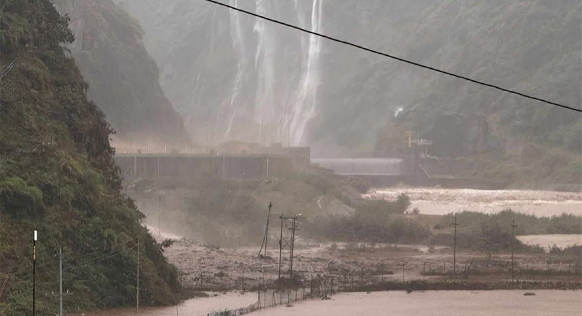 जलविद्युत् आयोजनामा बाढीको कहर, ११०० सय मेगावाट विद्युत् प्रणाली बाहिर