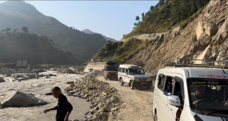बाढीपहिरोले बगाएका सबै राजमार्ग सञ्चालनमा, बिपी राजमार्गमा भने अझै समस्या