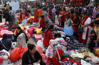 चाडपर्वले चलायमान अर्थतन्त्र : दसैँ, तिहारका २/३ हप्ताले ओगट्छ कुल राष्ट्रिय उपभोगको २० प्रतिशत