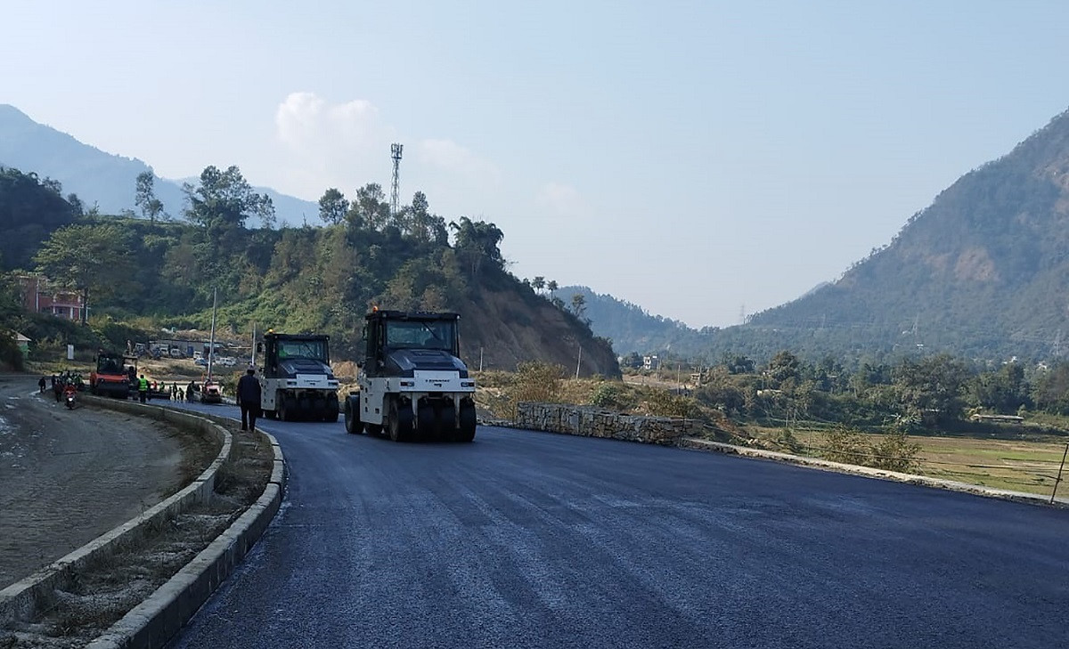हालसम्म देशभर चार सय ९२ किलोमिटर दुई लेन सडक कालोपत्र