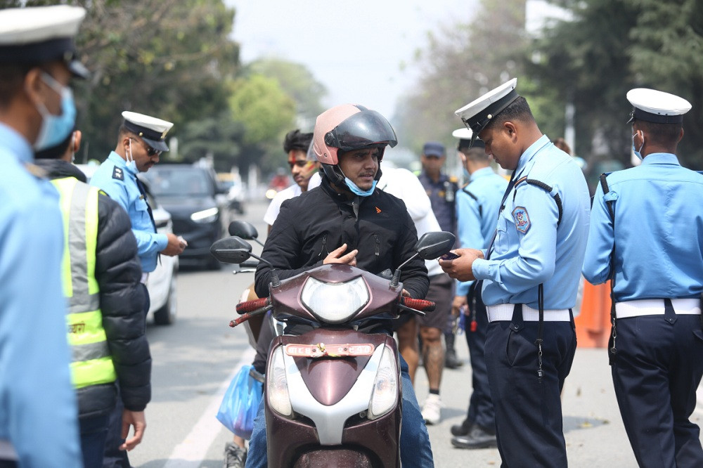 ट्राफिक प्रहरीद्वारा सात महिनामा ७६ लाखभन्दा बढी राजस्व सङ्कलन