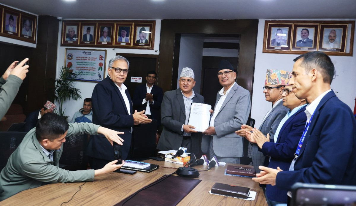 ‘राजस्व बढ्ने आधार छैन, रुग्ण आयोजनाका बजेट व्यापक कटौती गर्नुपर्छ’