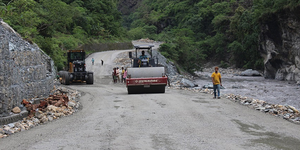 बलेवा-मालढुङ्गा सडक स्तरोन्नति गरिँदै