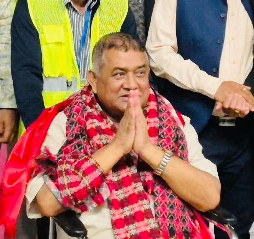 उपचारपछि सांसद दुर्लभ थापा स्वदेश फिर्ता
