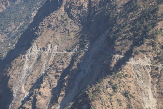 दार्चुला–टिङ्कर सडक निर्माणः  सेनाले दुईतिरबाट काम थाल्यो
