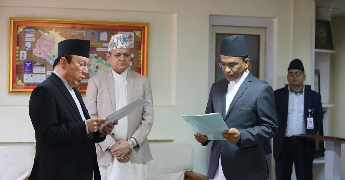 नवनियुक्त गभर्नर पौडेलद्वारा पदभार ग्रहण
