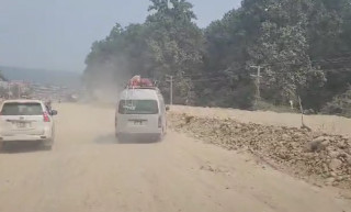 बुटवल–नारायणघाट सडकखण्ड स्तरोन्नतिमा ढिलाइ हुँदा सौराहाको पर्यटन व्यवसाय प्रभावित