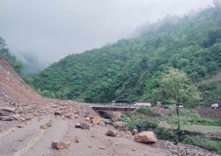 रसुवागढीमा सुख्खा पहिरोः एक घाइते, भवनमा क्षति