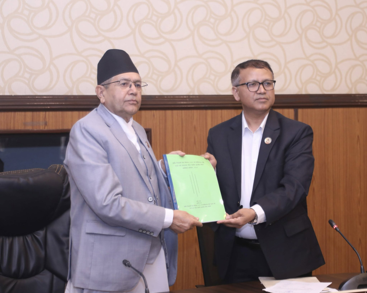 ‘कुलिङ अफ पिरियड’सम्बन्धी छानबिन समितिले सभामुखलाई बुझायो प्रतिवेदन