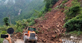 प्युठान–भालुबाङ, तम्घास–रिडी सडक र सहिदमार्ग अवरुद्ध