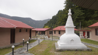 पर्यटक लोभ्याउन ‘माटोको रिसोर्ट’