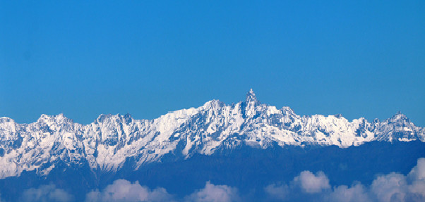 नगरकोटको डाँडाबाट देखिने १० हिमाल, सूर्योदय र सूर्यास्त नियाल्न पर्यटक बढे