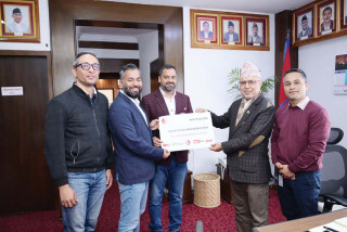 पुनर्निर्माण कोषमा लाइफ इन्स्योरेन्सको एक करोड  र एफवान समूहको ७५ लाख सहयोग