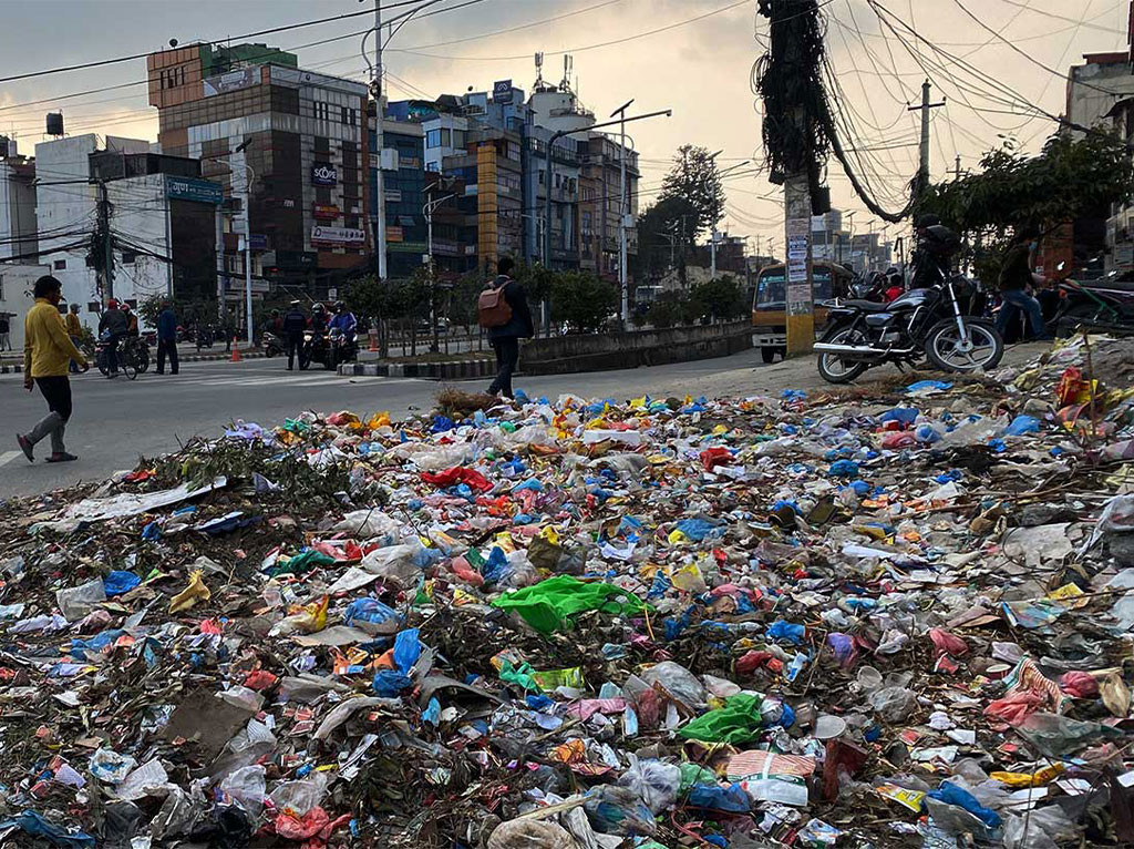 फोहरजन्य वस्तु बिक्री गरी सात महिनामा १४ लाख आम्दानी