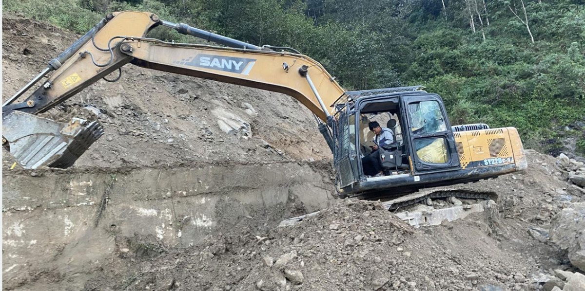 सवारीसाधान आवागमनमा रोक लगाएर  धुलिखेल–खावा सडक स्तरोन्नति थालियो