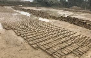 रौतहटमा बेमौसमी वर्षाले काँचो इँटा नष्ट, बीमा गर्न माग