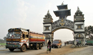 वीरगञ्ज नाकाबाट ७ महिनामा झण्डै छ खर्बको आयात