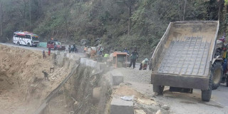 घोराही-लमही सडक विस्तार थालियो