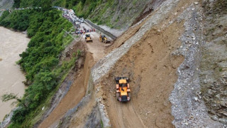 वर्षा र पहिरोले एक दर्जन सडक प्रभावित, नौ राजमार्ग पूर्ण रूपमा अवरुद्ध