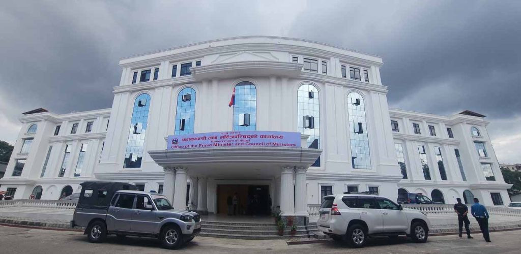 थप छानबिनका लागि टेलिभिजनको स्याटेलाइट ब्याण्डविथ खरिद अध्ययन प्रतिवेदन प्रधानमन्त्री कार्यालय र अख्तियारमा