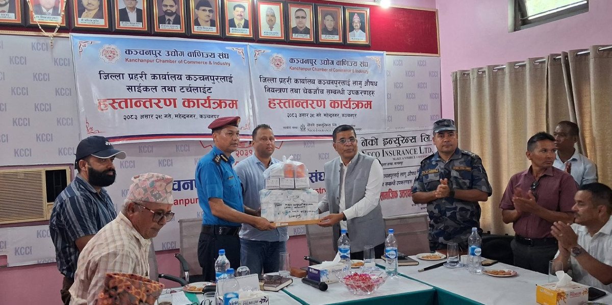 प्रहरीलाई लागुऔषध नियन्त्रण उपकरण हस्तान्तरण