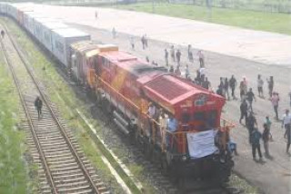 कोलकाताबाट विराटनगर आइपुग्यो ‘कार्गो रेल’