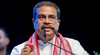 भारतका शिक्षामन्त्री धर्मेन्द्र प्रधानद्वारा राजीनामा