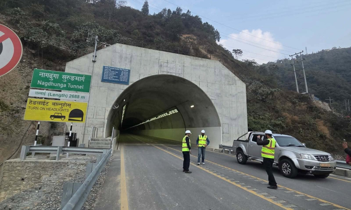 नागढुङ्गा सुरुङमार्गकाे भाेलि उद्घाटन, माेटर साइकललाई भने ''नाे इन्ट्री''