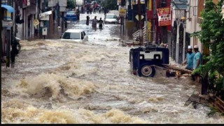 भारतको केरलामा भारी वर्षा र बाढीका कारण १५ जनाको मृत्यु, सात बेपत्ता