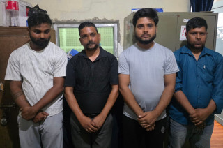 पर्सामा ५२ लाख ५० हजार नगदसहित चार जना पक्राउ