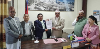 कोशी सरकारबाट काङ्ग्रेसका मन्त्रीको राजीनामा