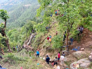 काभ्रे जीप दुर्घटनाः मृतकको पहिचान खुल्यो , घाइते पाँचजनालाई  धुलिखेल अस्पताल ल्याइयो