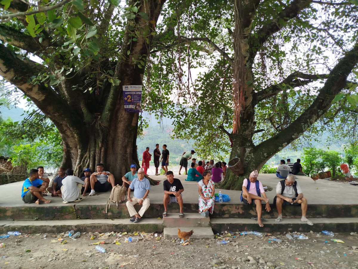 भोटेकोशी बाढीः पीडितको उद्धार र राहतका लागि निःशुल्क बससेवा