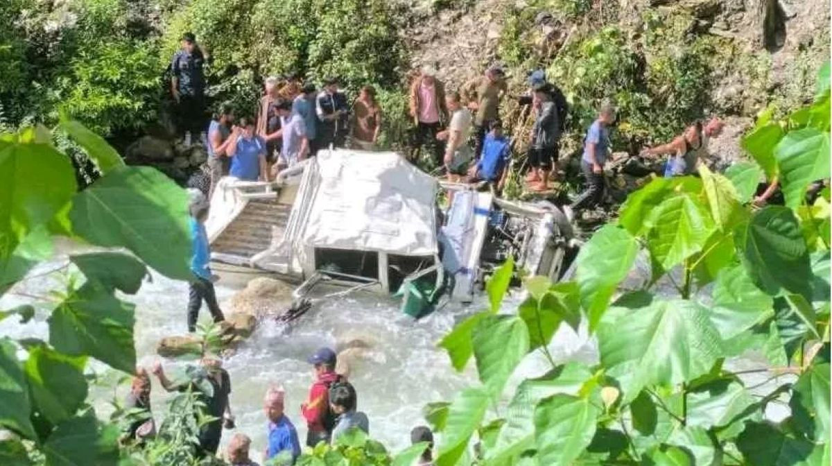 रुकुम पश्चिममा जीप दुर्घटना हुँदा दुई जनाको मृत्यु, १० जना घाइते