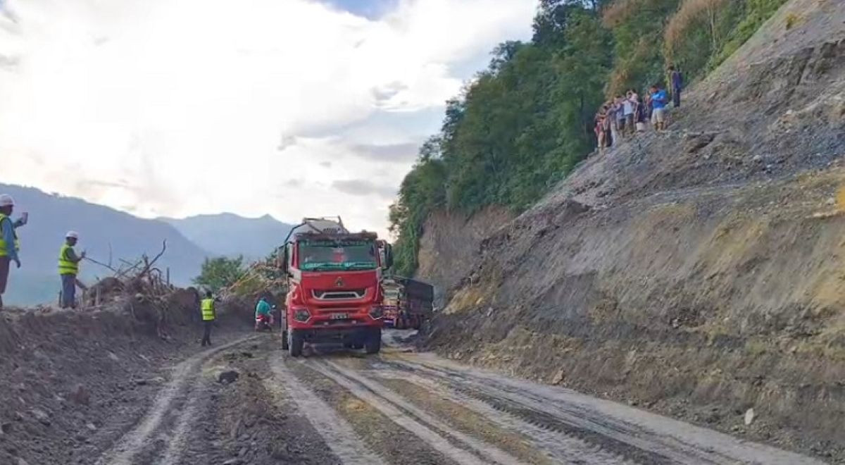 कृष्णभीर सडकमा परीक्षणका रूपमा एकतर्फी गाडी सञ्चालन